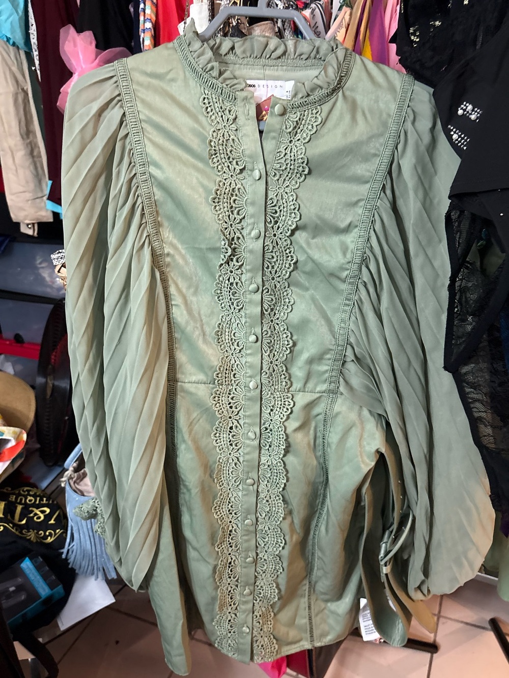 NWT ASOS Sage Green Lace-Trim Pleated-Sleeve Mini Dress with Belt. Size 4